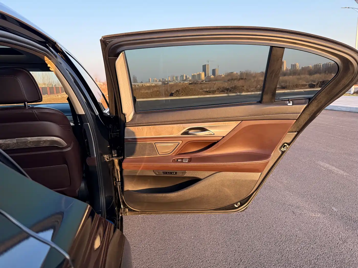 BMW 7 Series 2021 Model 740Li Leading Luxury Package фото 12