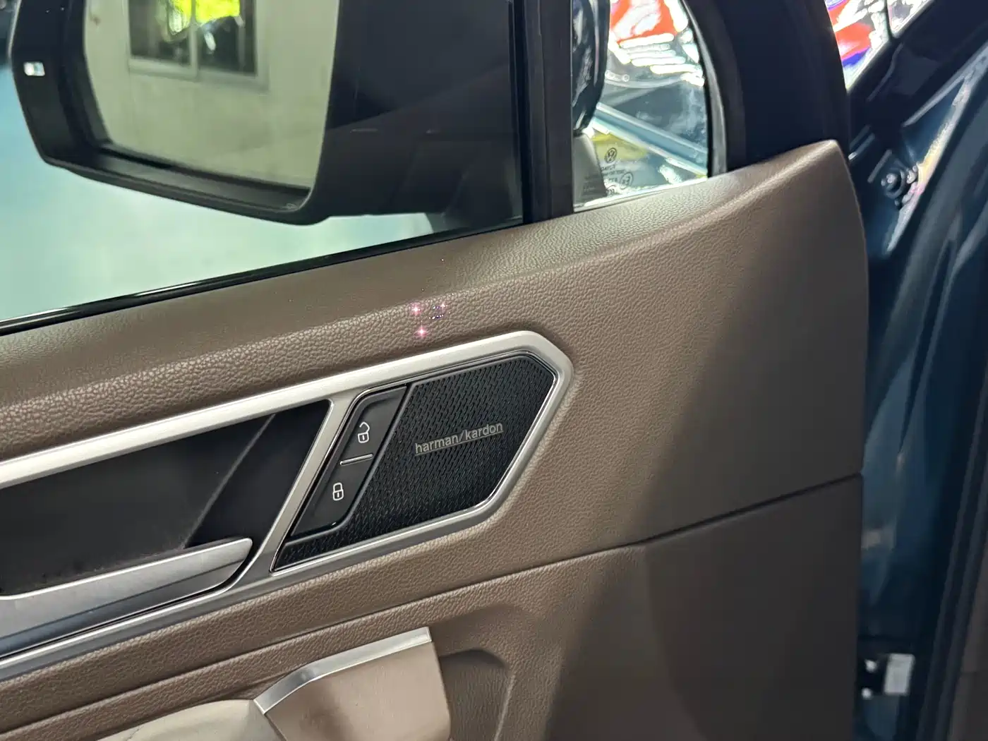 Volkswagen Tiguan L 2022 380TSI Automatic 4WD R-Line Flagship 7-Seater фото 7