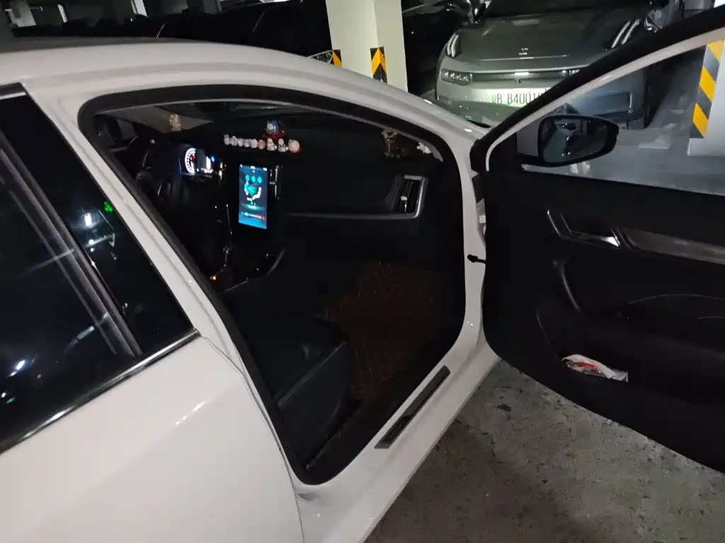 Roewe i6 2021 2020 PLUS 1.6L CVT 4G Connected Glory Flagship Edition