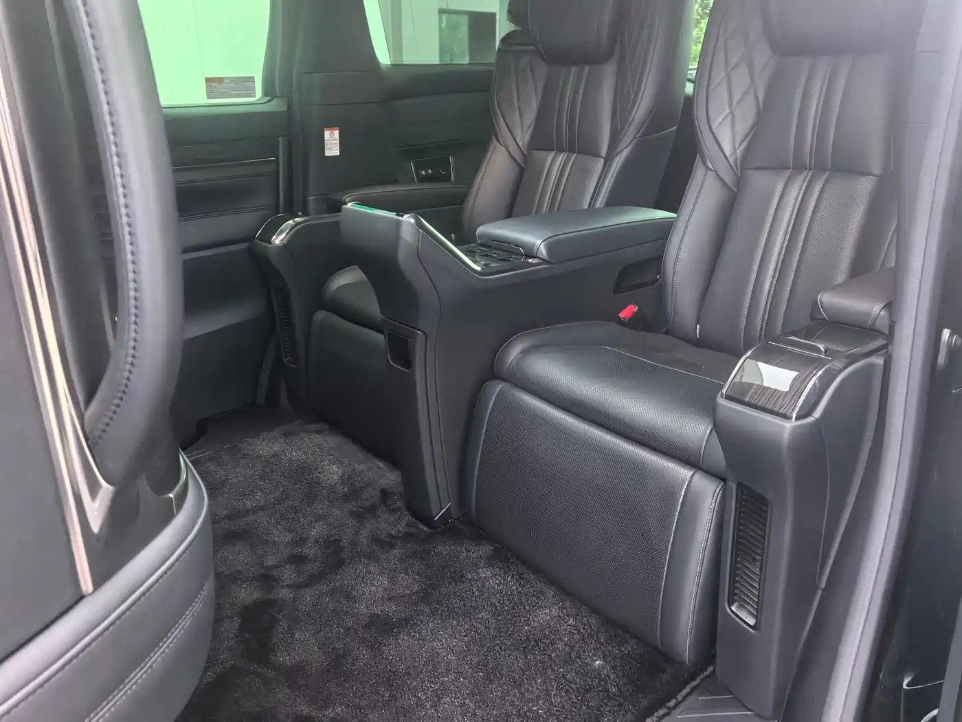 Lexus LM 2021 2020 300h 4-Seat Imperial Edition