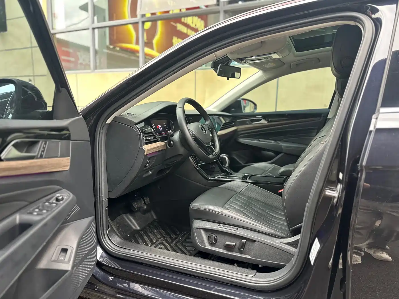 Volkswagen Passat 2021 Model 330TSI Luxury Edition фото 10
