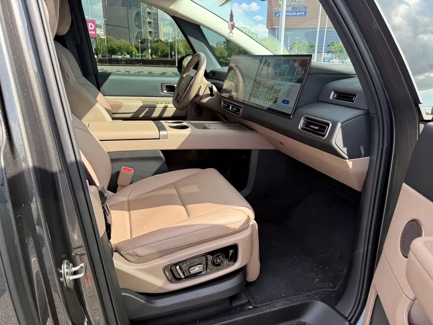 Li Auto MEGA 2026 2025 Model Home Family Special Edition