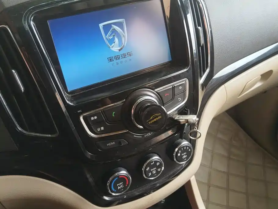 Baojun 730 2014 2014 1.5L Manual Comfort 7-seater