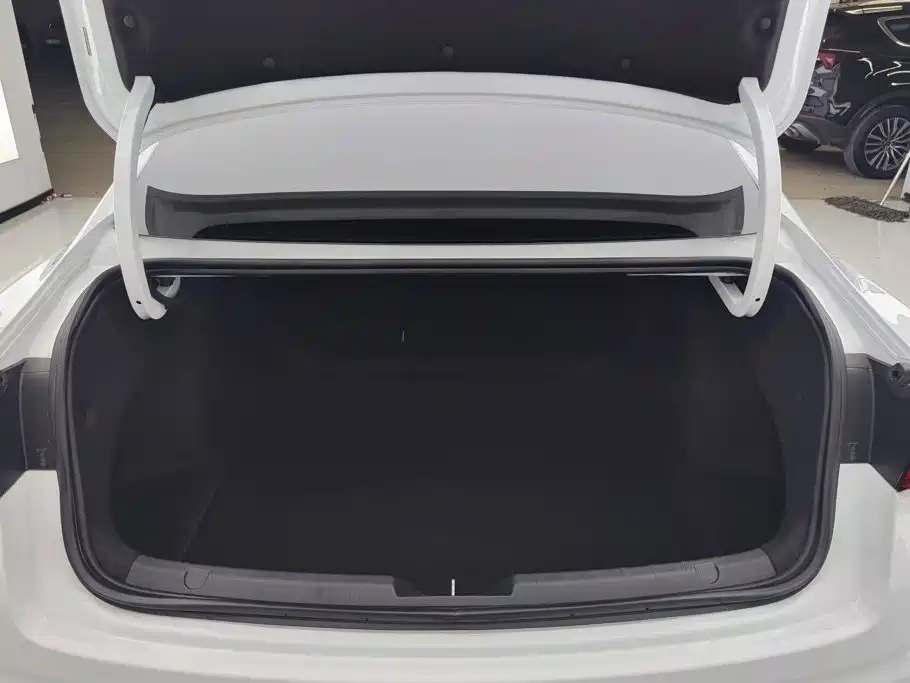 Geely Preface 2024 2023 2.0TD Premium Model