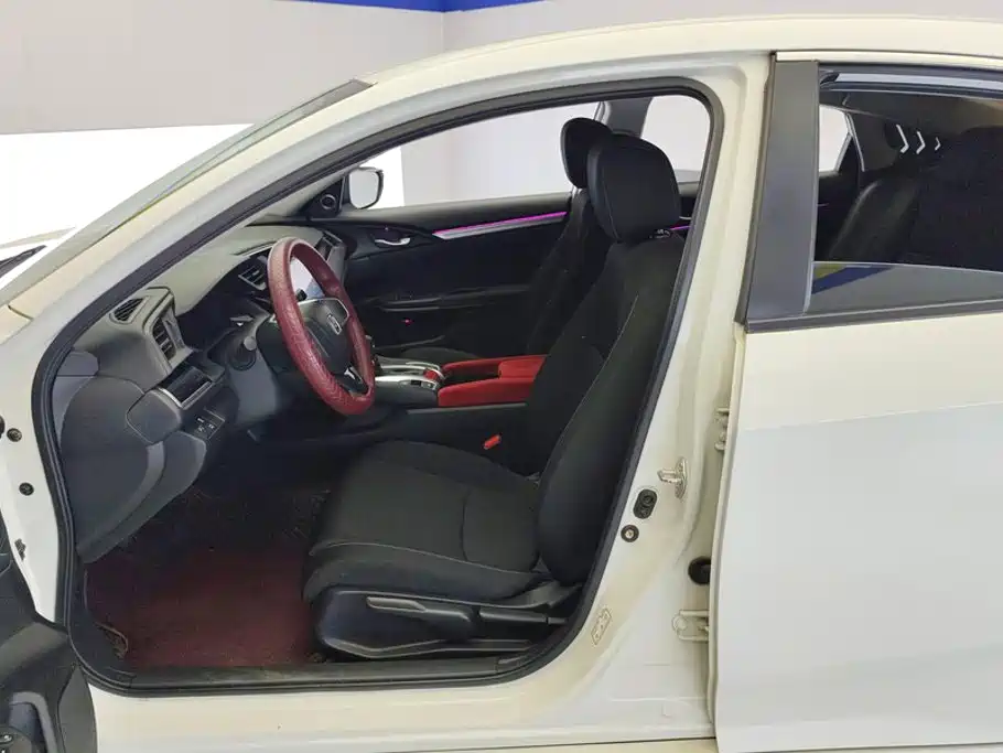 Фото 9 - Honda Civic
