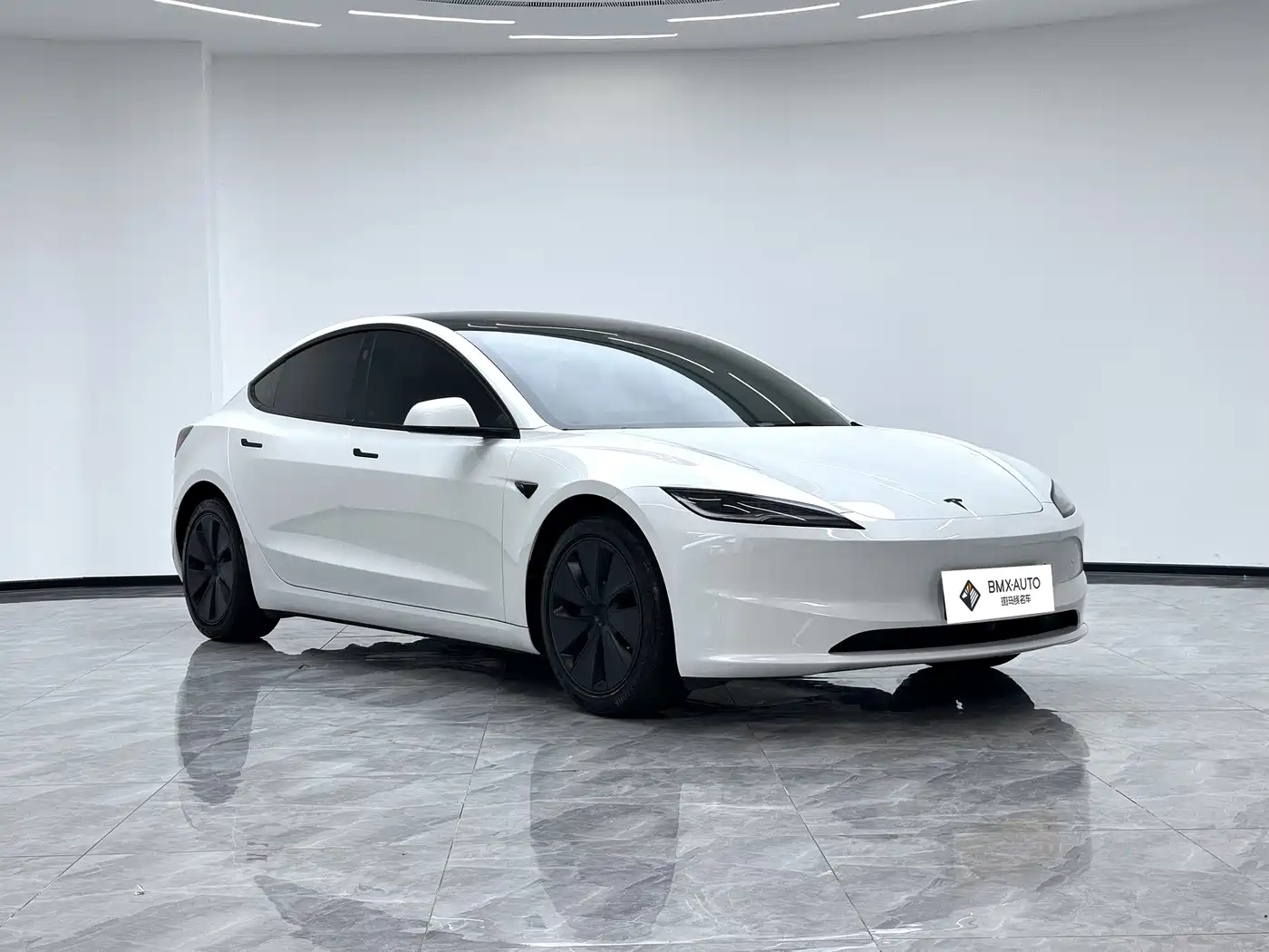 Tesla Model 3 2026 2025 Model Year Facelift Rear-Wheel Drive