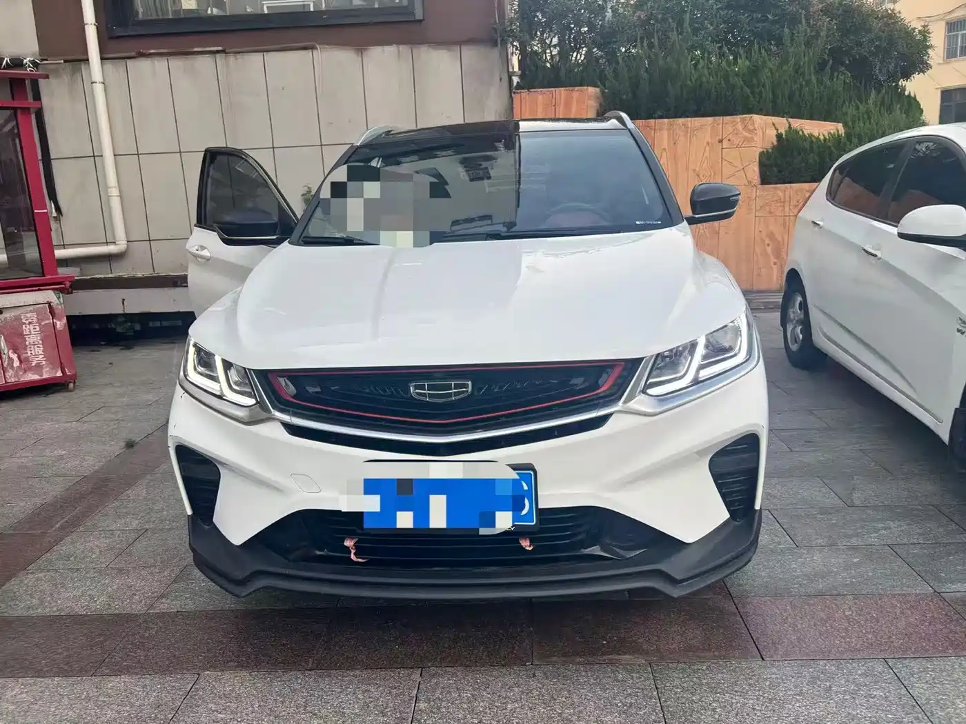 Фото 2 - Geely Binyue