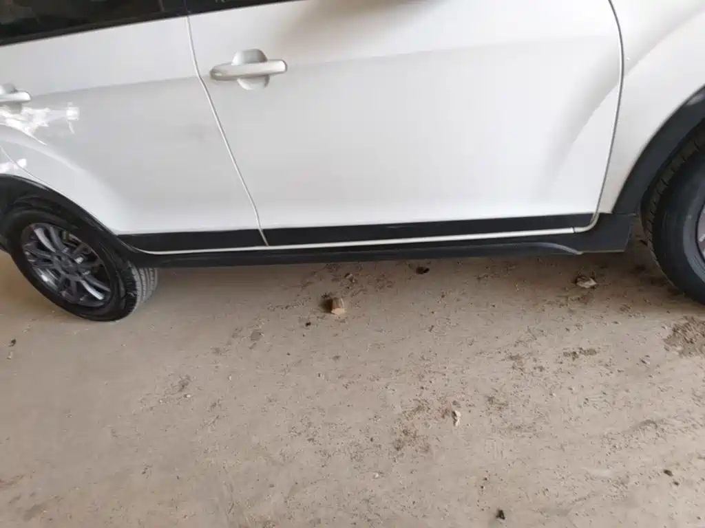 Фото 21 - Geely Vision X3