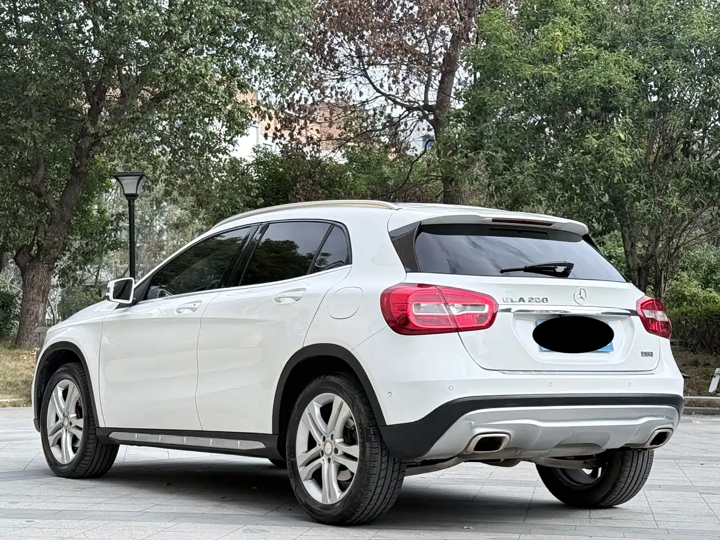 MERCEDES-BENZ GLA