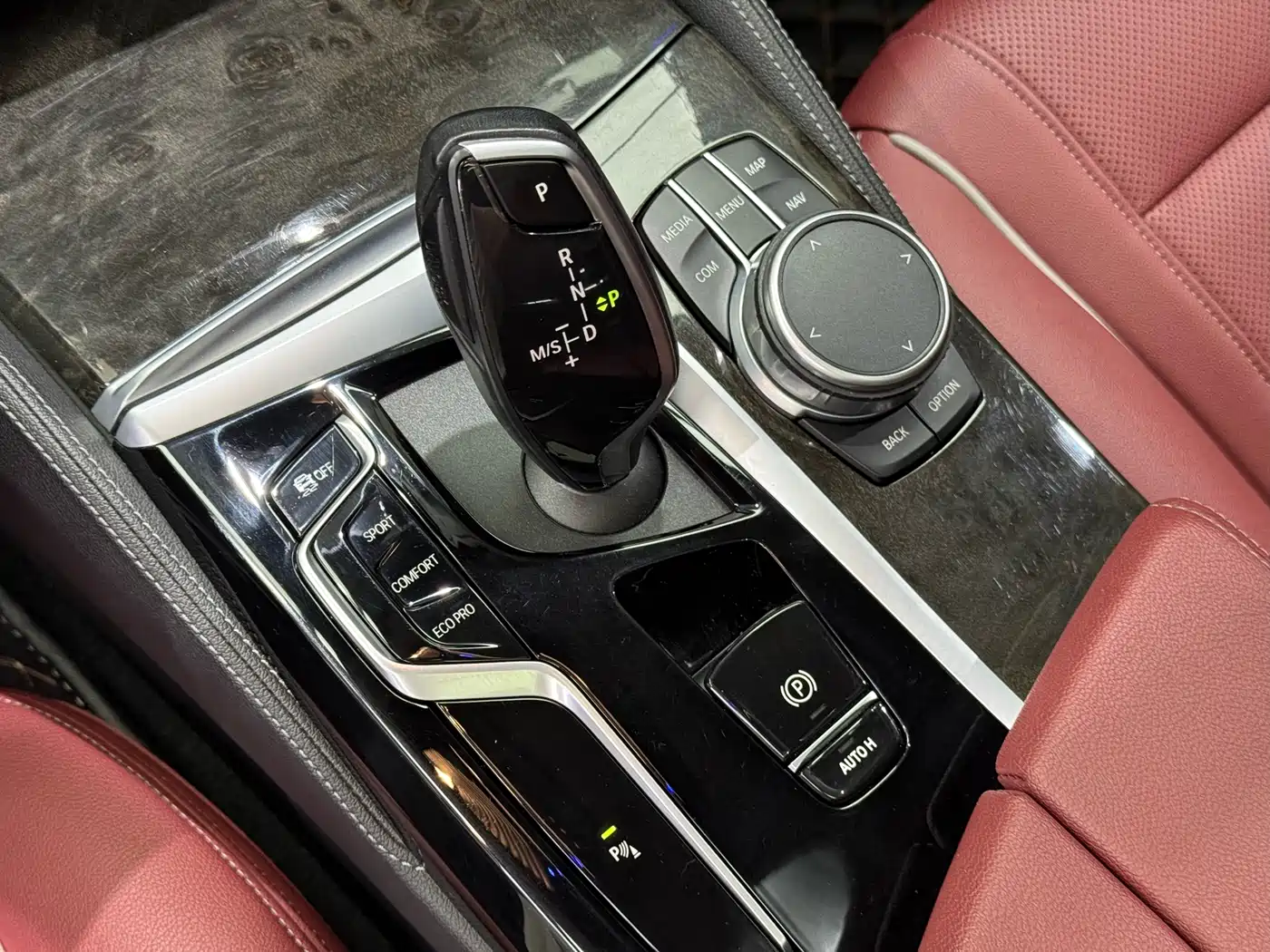BMW 5 Series 2021 525Li Luxury Package фото 13