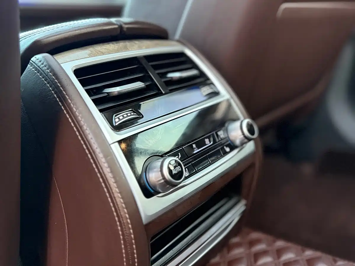 BMW 7 Series 2021 Model 740Li Leading Luxury Package фото 22