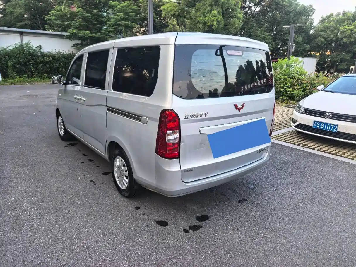 Wuling Motors Wuling Rongguang V 2017 2016 1.5L Standard