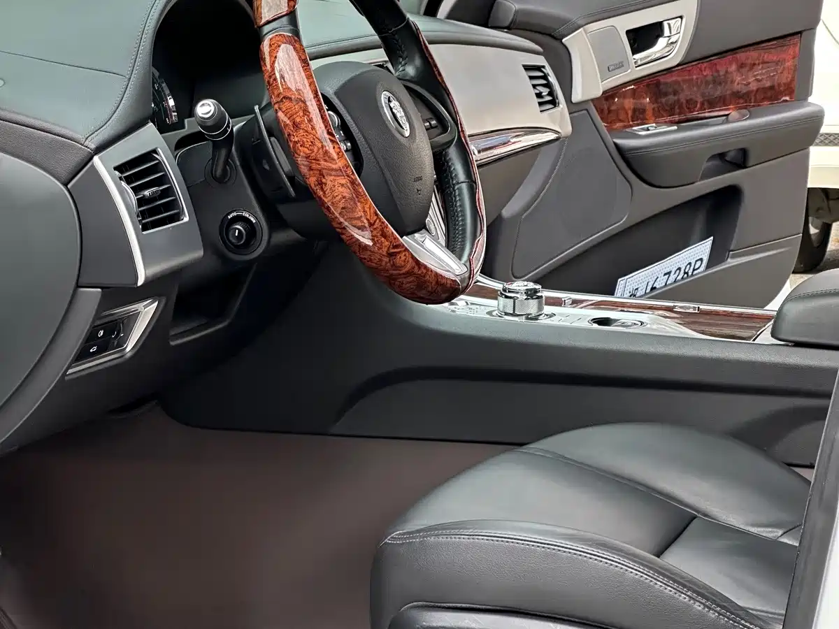 Jaguar XF 2013 2014 XF 2.0T Elegance Edition