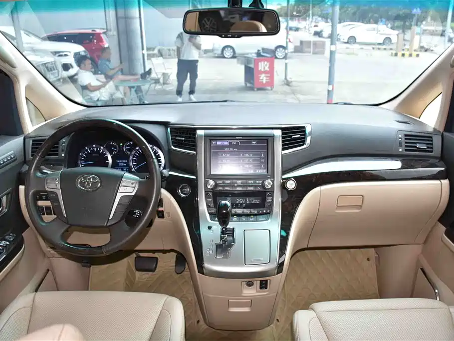 Toyota Alphard 2012 3.5L Luxury Edition фото 10