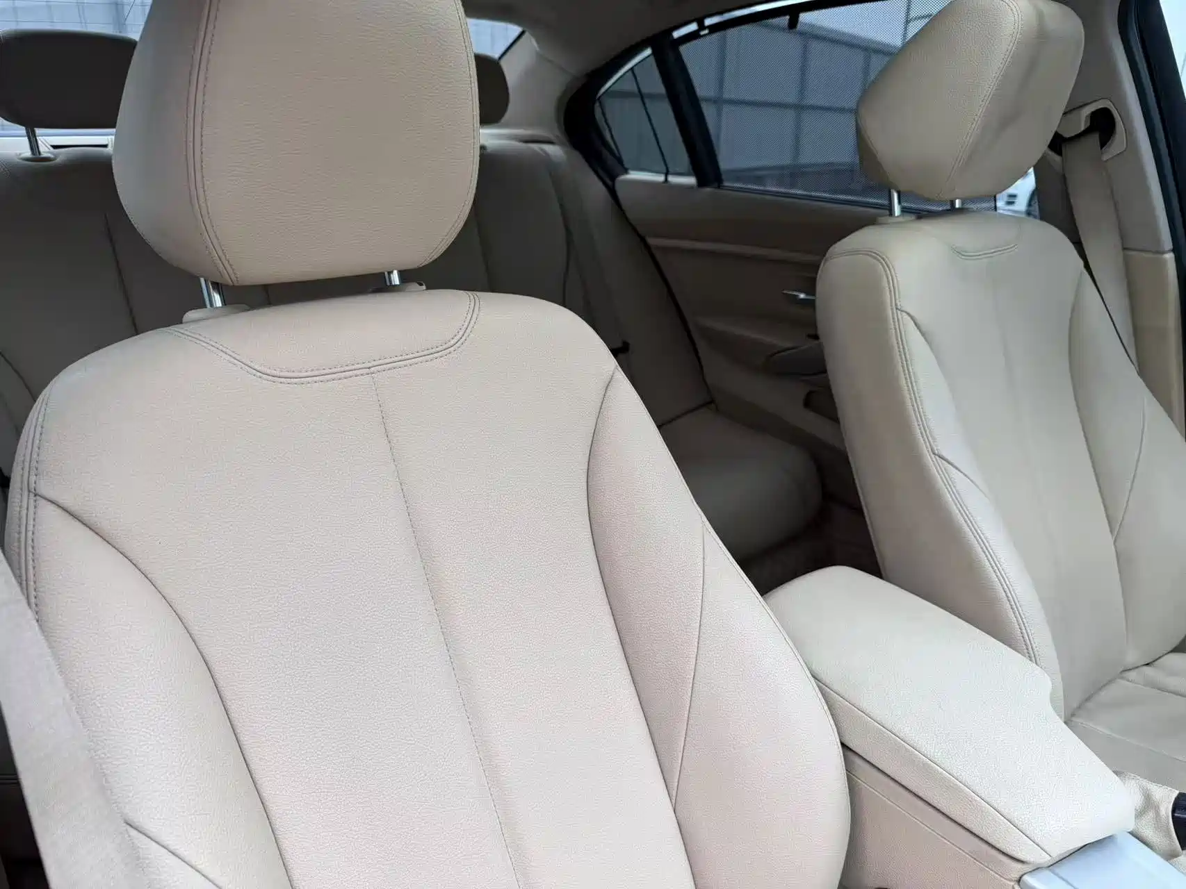 Photo 16 - BMW 3 Series