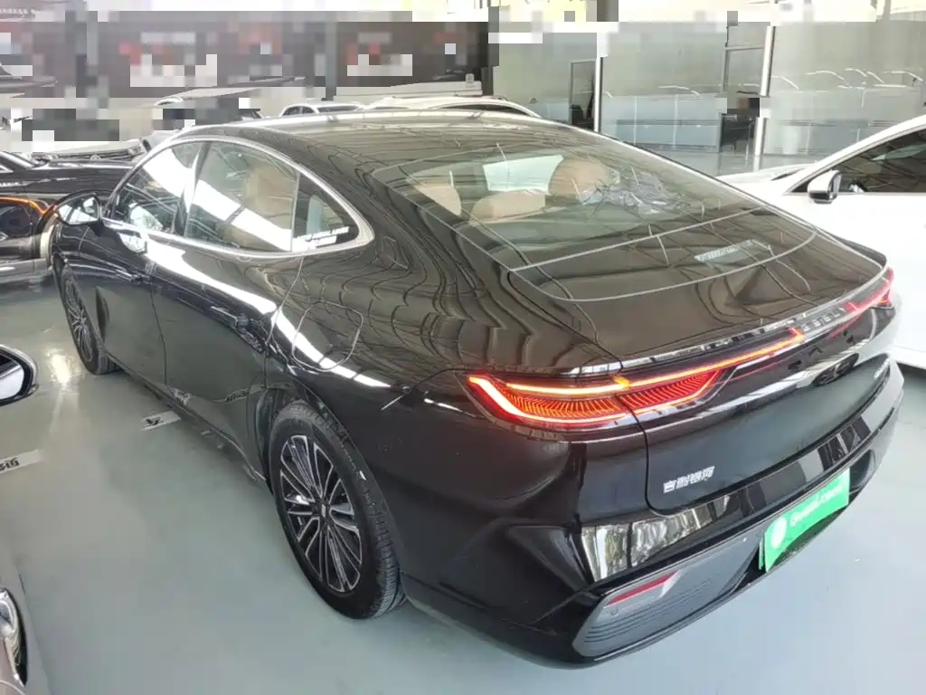 Geely Galaxy Galaxy Xingyao 8 2025 2025 130km EM-i Premium Edition