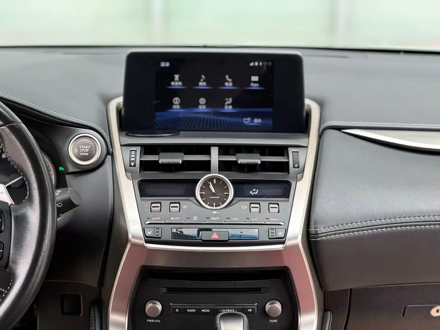 Lexus NX 2018 Model 300 FWD Fengxing Edition фото 23