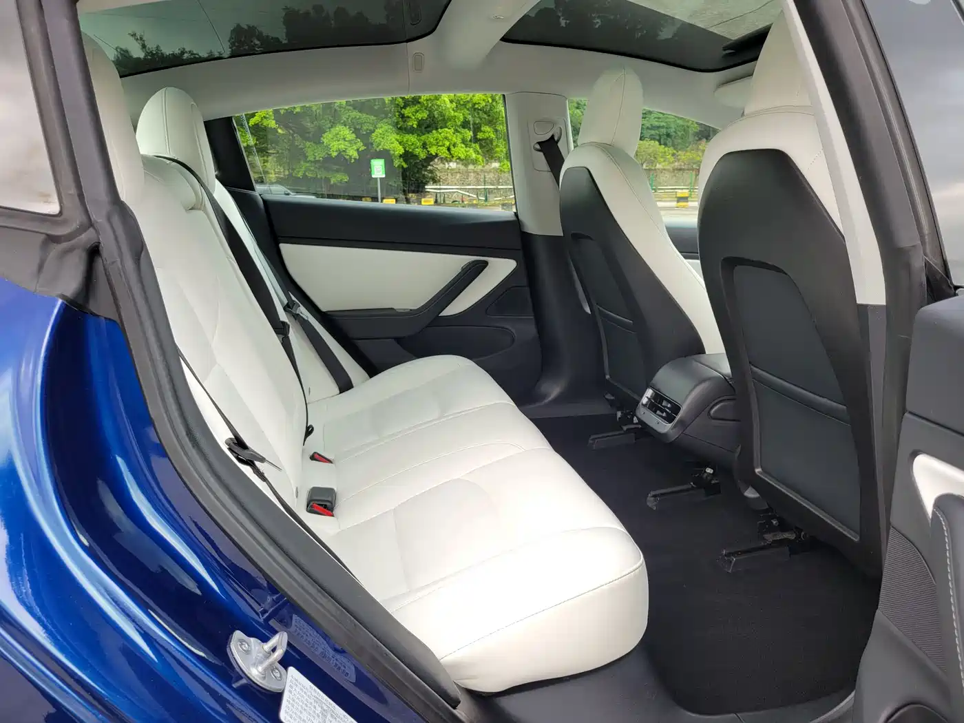 TESLA MODEL 3 (IMPORTED)
