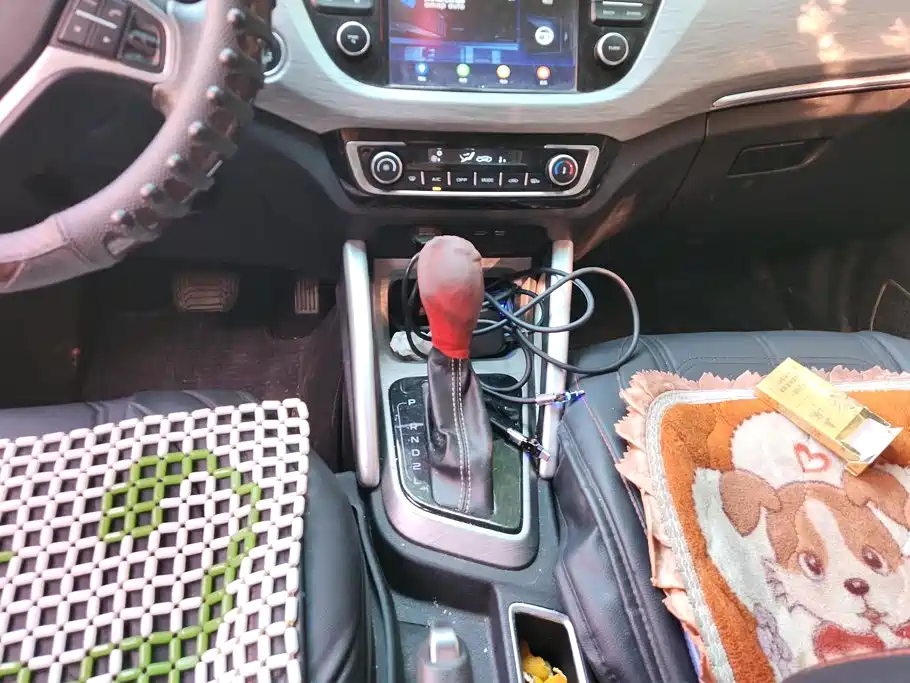 Фото 16 - Geely Vision X3