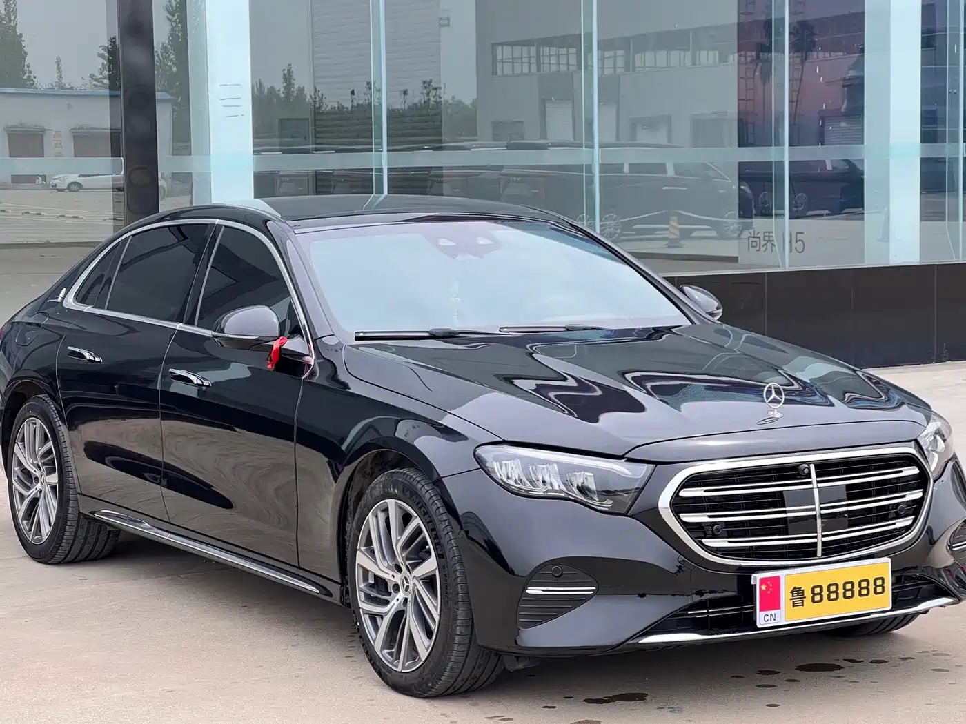 Mercedes-Benz E-Class 2026 E 300 L Fashion фото 3