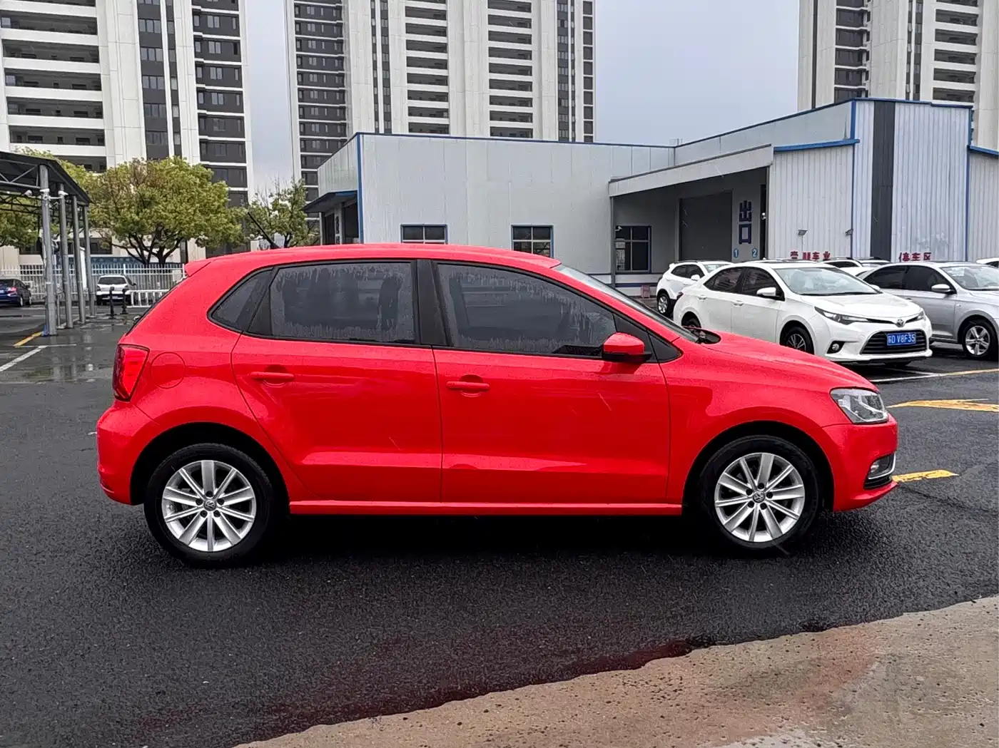 Volkswagen Polo 2014 1.4L Automatic Comfort Edition фото 8