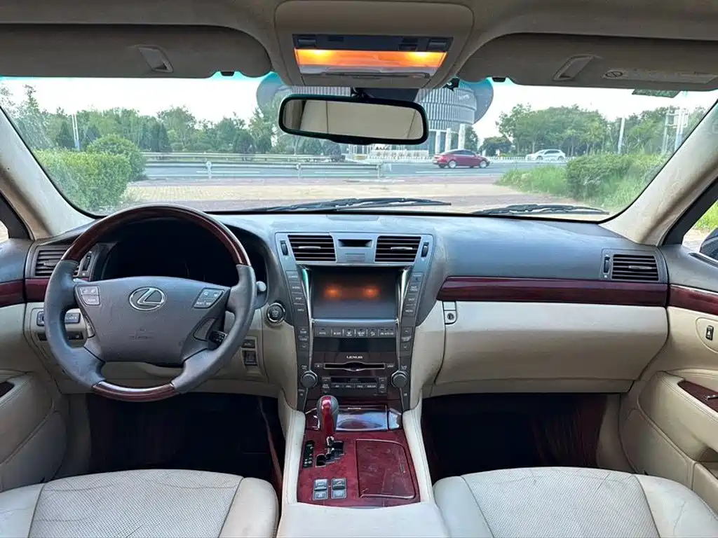 Lexus LS 2007 2006 460L