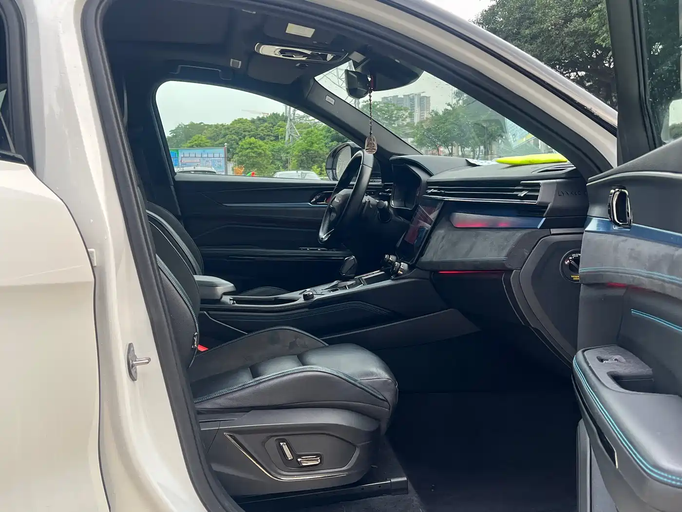 Lynk & Co 05 EM-P 2021 1.5TD PHEV HALO фото 25