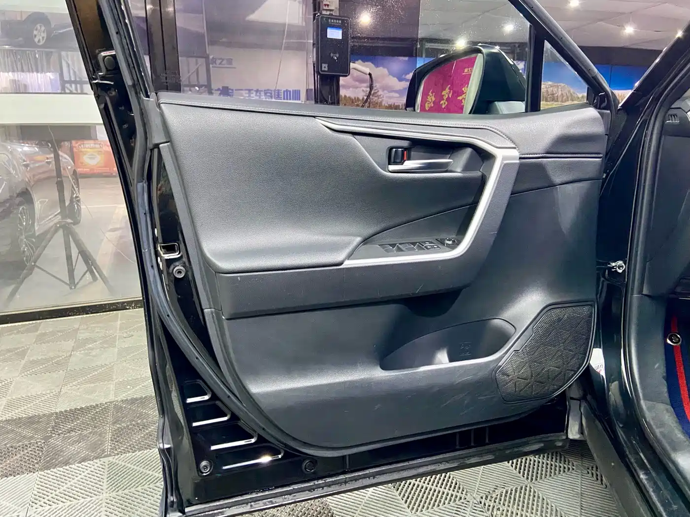 Фото 8 - Toyota Wildlander