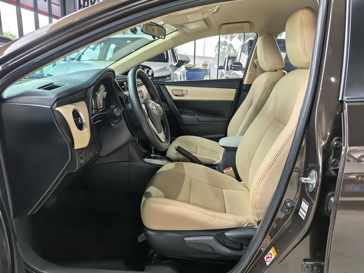 Toyota Corolla 2017 Facelift 1.2T S-CVT GL фото 9