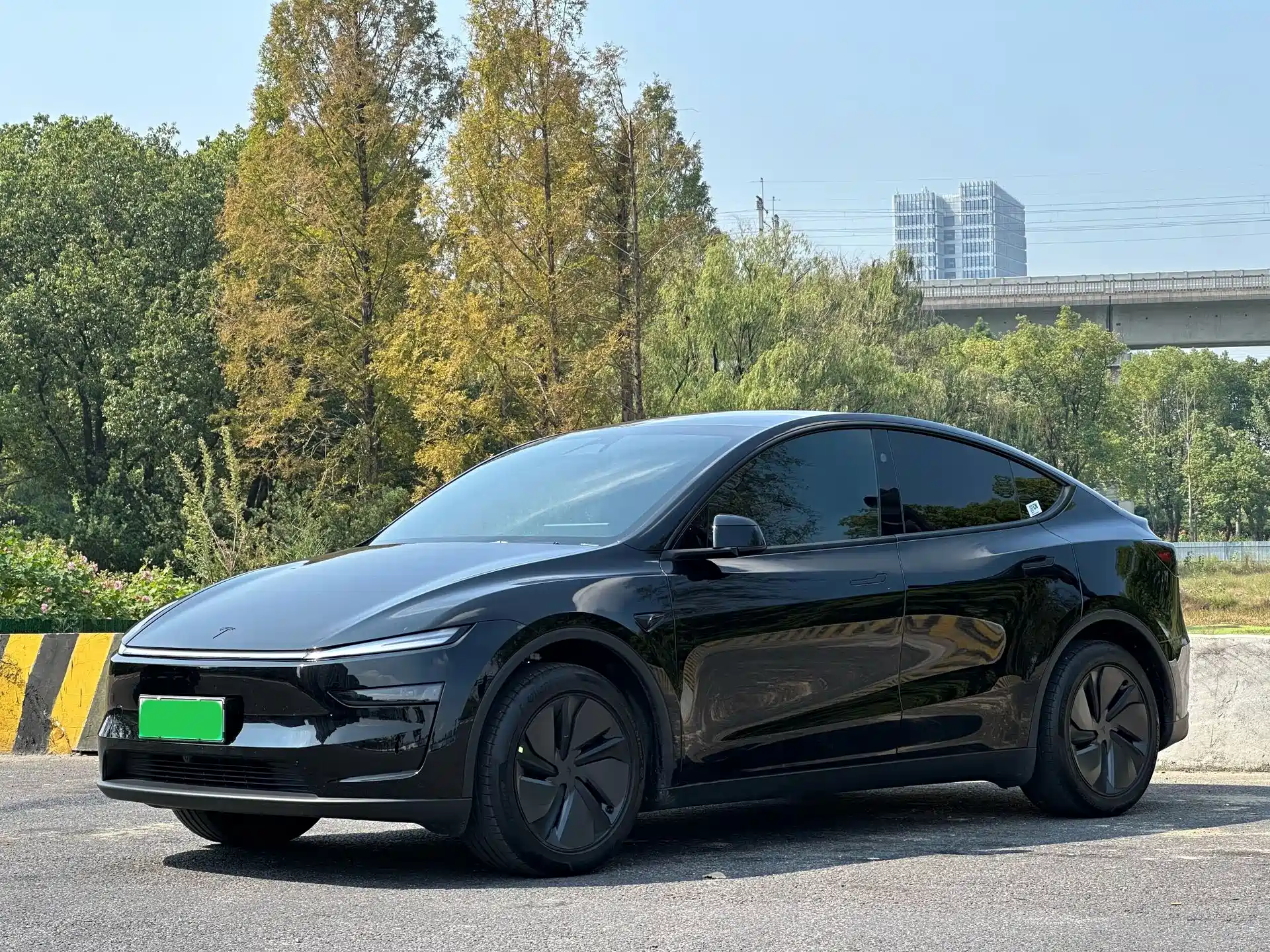 Фото 1 - Tesla Model Y