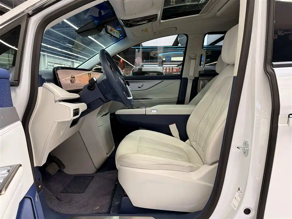 BUICK GL8 NEW ENERGY