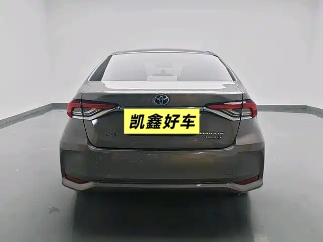 Toyota Corolla 2021 Hybrid 1.8L E-CVT Elite Edition фото 5