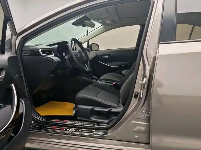 Toyota Corolla 2021 Hybrid 1.8L E-CVT Elite Edition фото 7