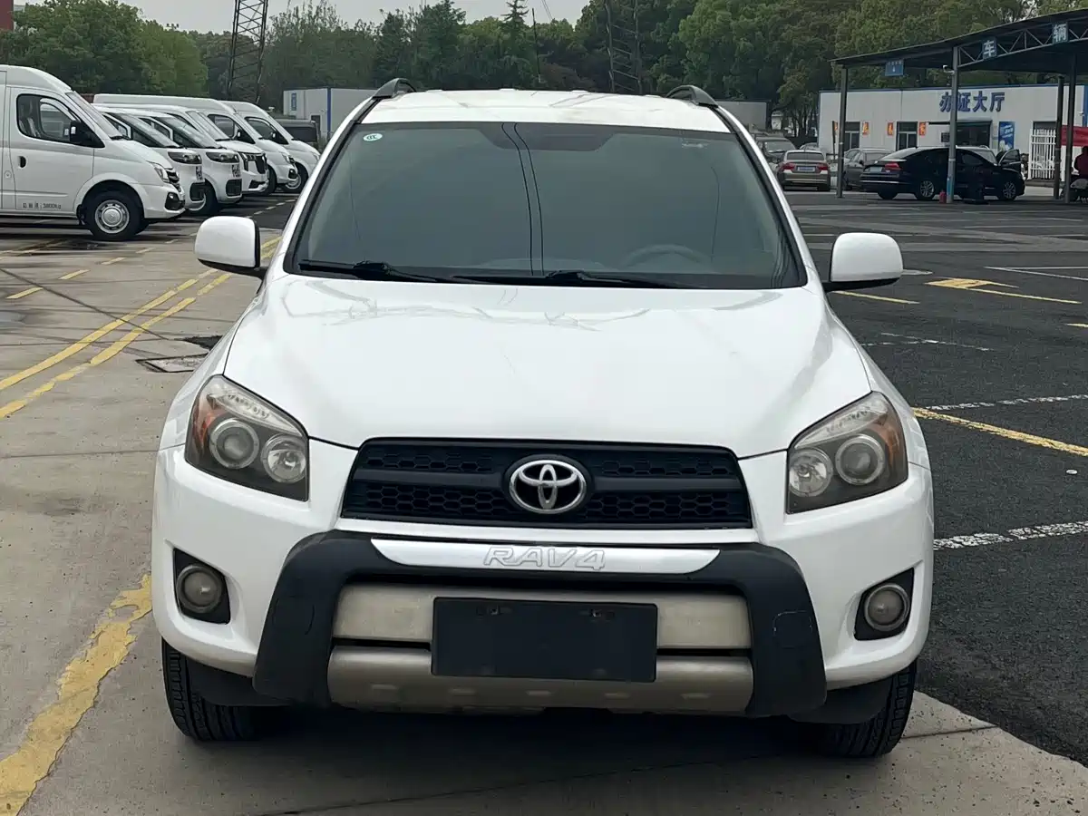 Toyota RAV4 Rongfang 2013 Special Edition 2.0L Auto Classic фото 2