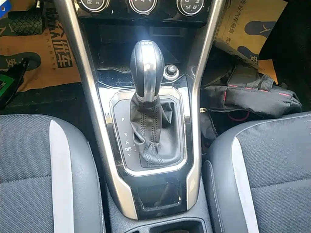 Volkswagen T-ROC 2018 230TSI DSG 2WD Progressive China V фото 14