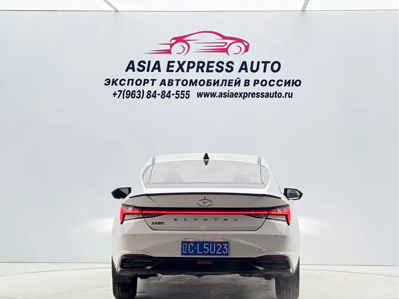 Hyundai Elantra 2022 1.5L CVT LUX Premium Edition фото 5