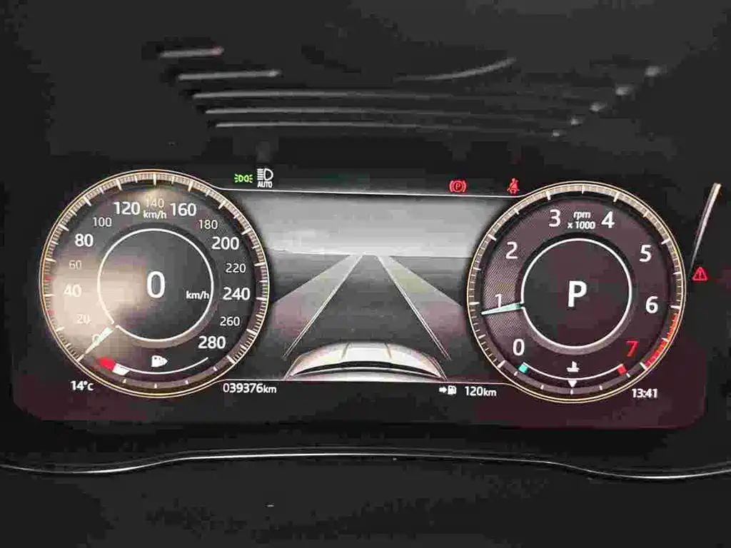 Jaguar E-PACE 2024 Gloss Black Sport Edition R-DYNAMIC SE BLACK фото 11