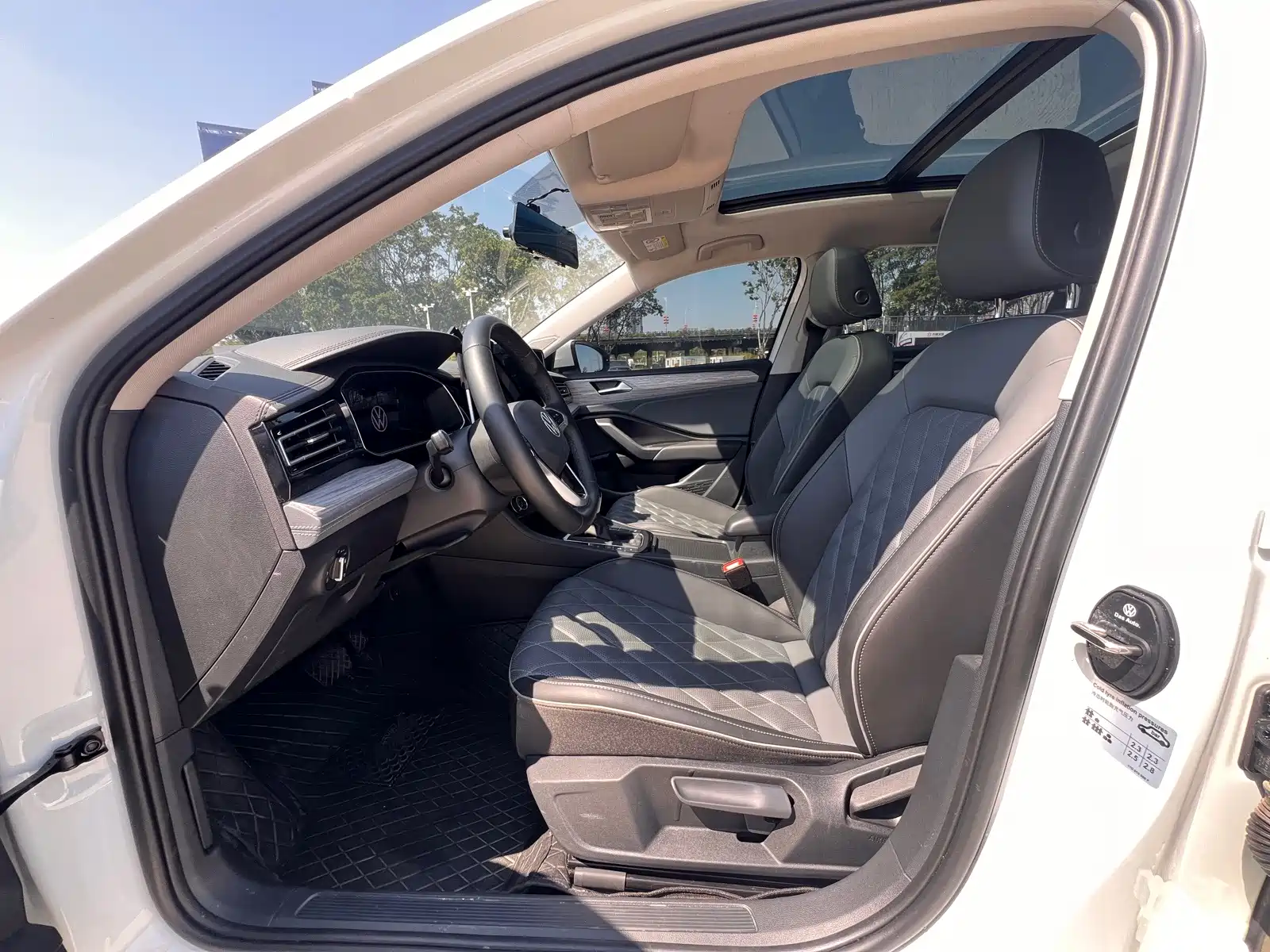 Фото 9 - Volkswagen Sagitar