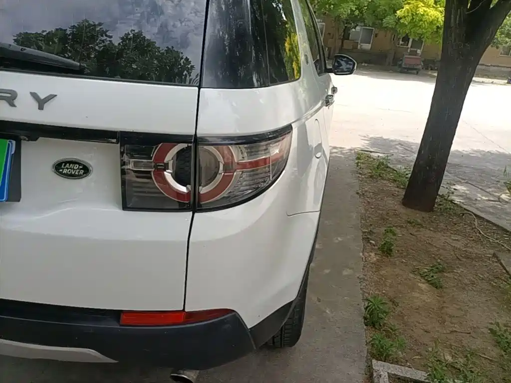 Land Rover Discovery Sport 2016 2.0T HSE фото 8
