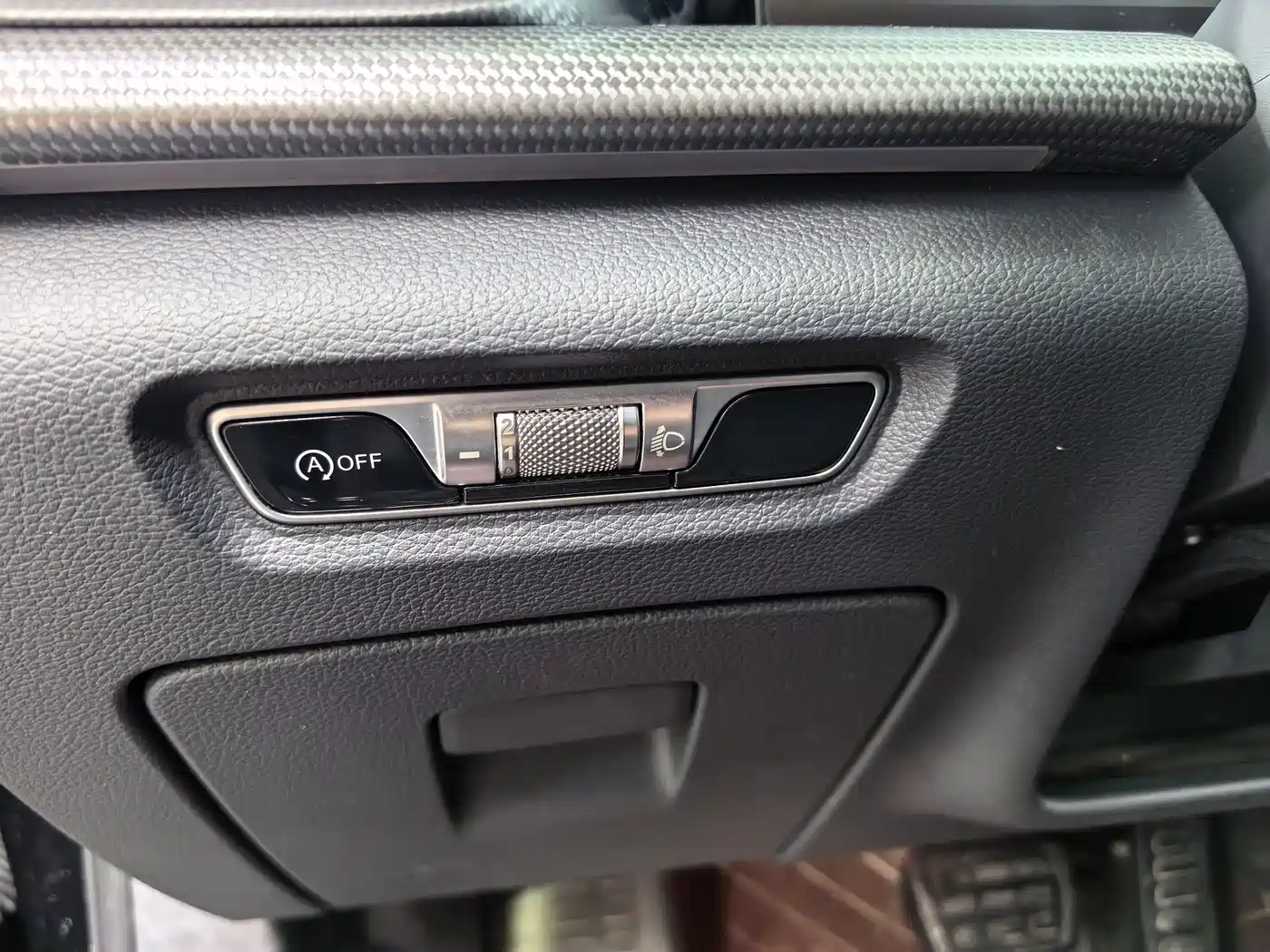Hongqi H5 2023 2.0T Auto Smart Connect Flag Enjoy фото 18