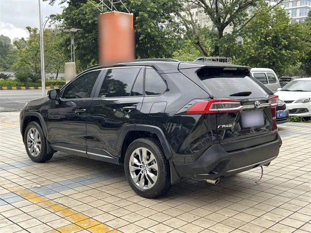 Toyota Wildlander 2024 2.0L CVT FWD Leading Edition фото 10