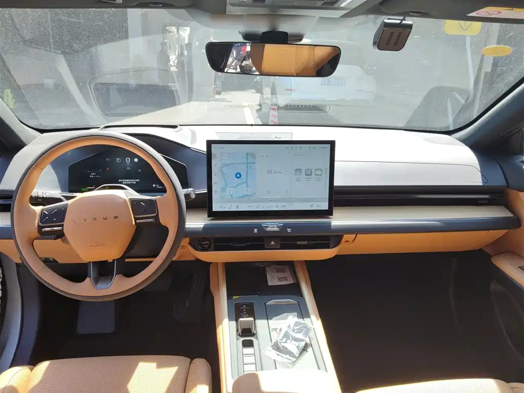 Lexus ES 2026 2025 Model 300h Base Version