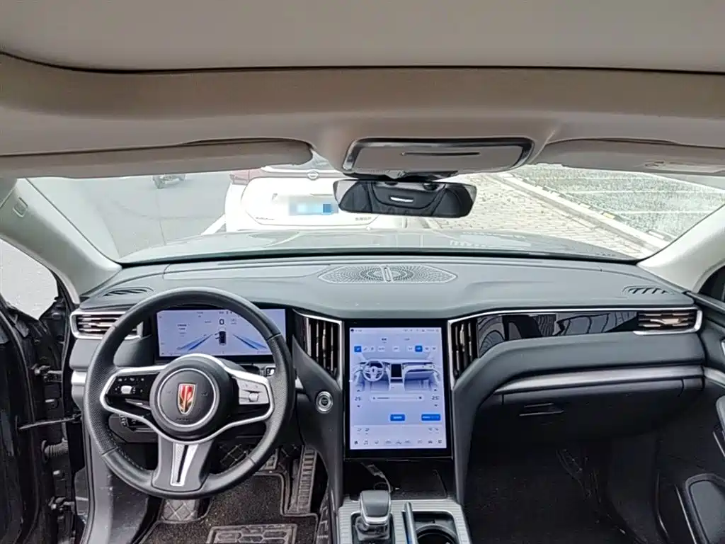 صورة 25 - Hongqi HS7 PHEV