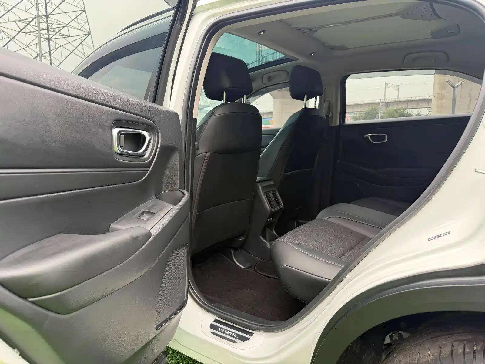 Photo 9 - Honda Vezel