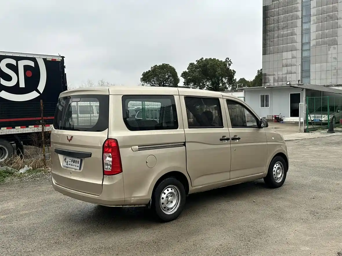 Wuling Motors Wuling Rongguang V 2018 2018 1.5L Standard