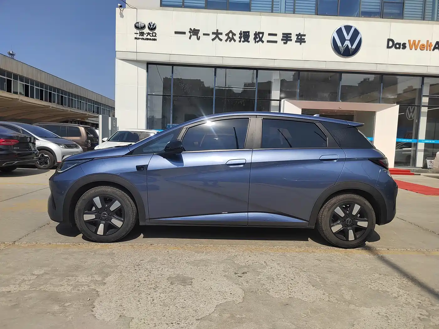 BYD Dolphin 2025 Smart Drive Edition 410km Fashion Version фото 3