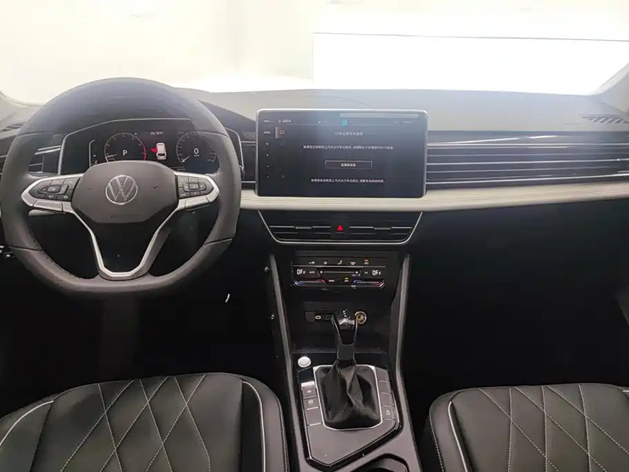 Volkswagen Tiguan L 2025 2025 Model 300TSI Auto 2WD Dragon Edition
