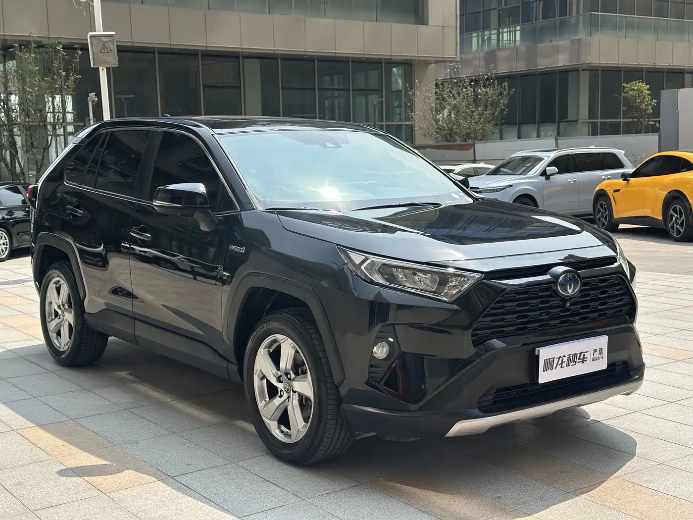 Toyota RAV4 Rongfang 2020 Hybrid 2.5L E-CVT 2WD Elite Edition фото 4