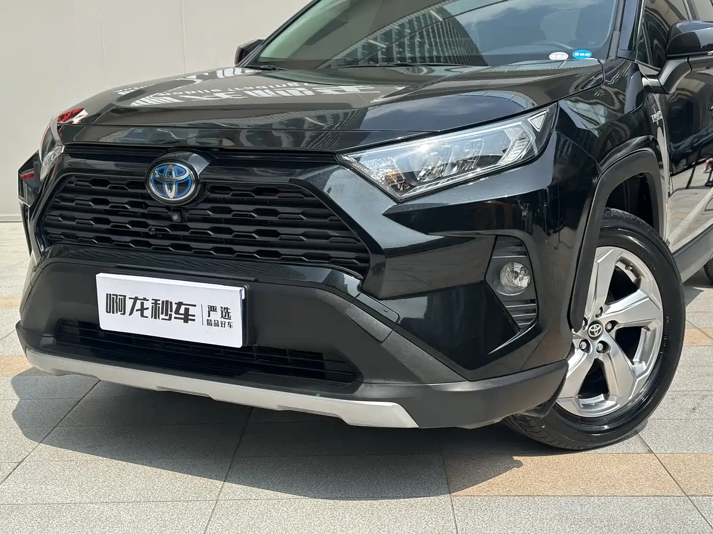 Toyota RAV4 Rongfang 2020 Hybrid 2.5L E-CVT 2WD Elite Edition фото 20