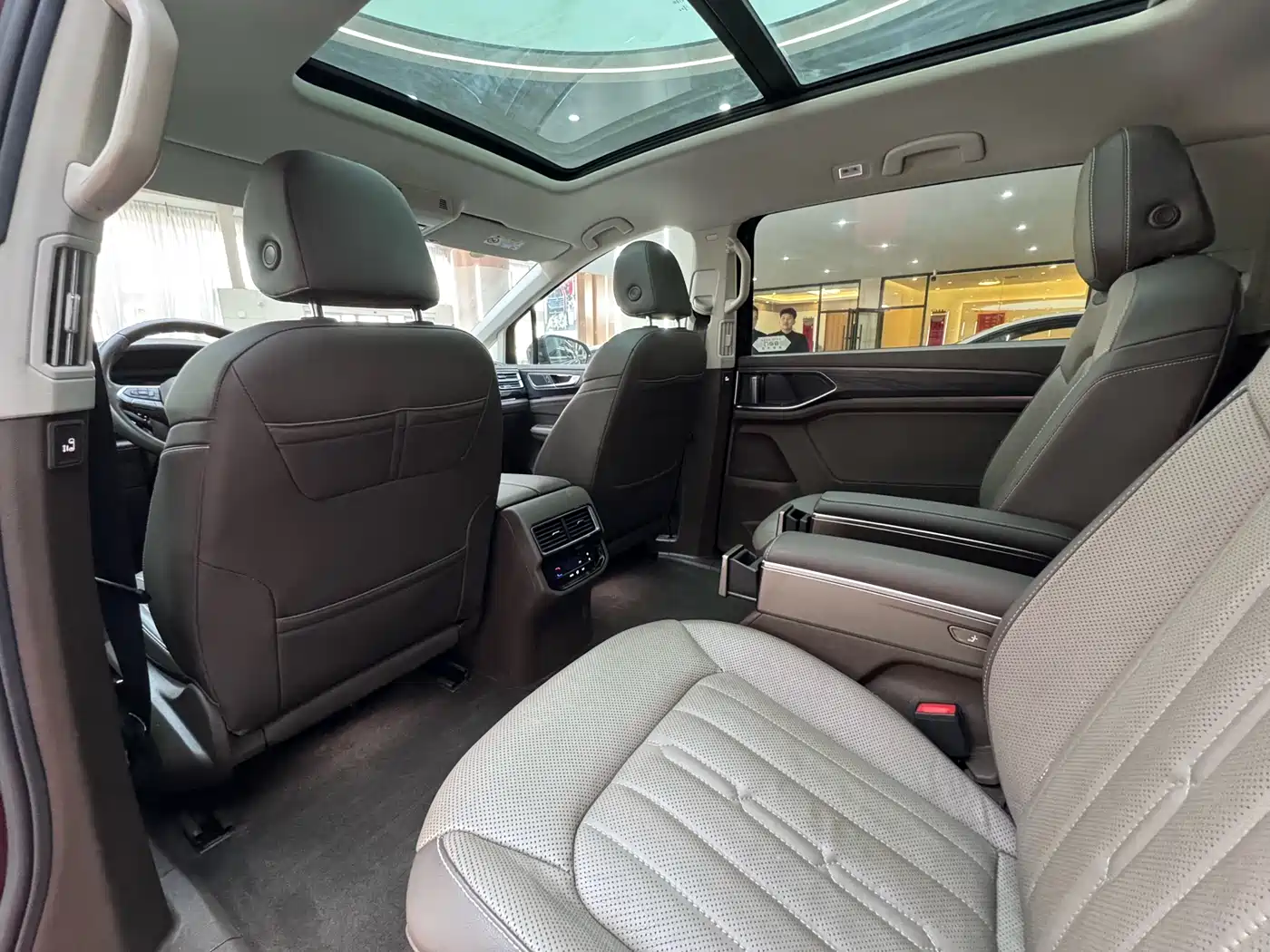 Volkswagen Viloran 2022 330TSI Luxury Edition фото 15